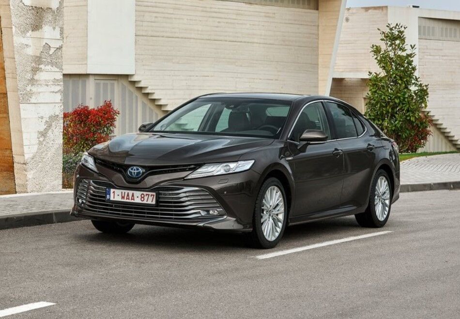 Toyota Camry также использует в своей основе платформу TNGA