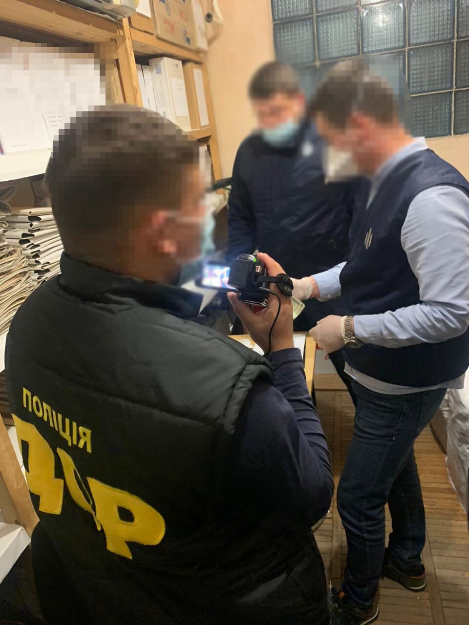 На Закарпатье задержали чиновника-взяточника из АМКУ