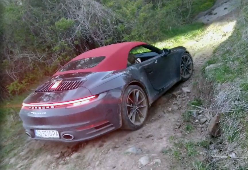 Новый Porsche 911 на бездорожье