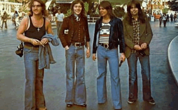 Один из трендов СССР – джинсы клеш