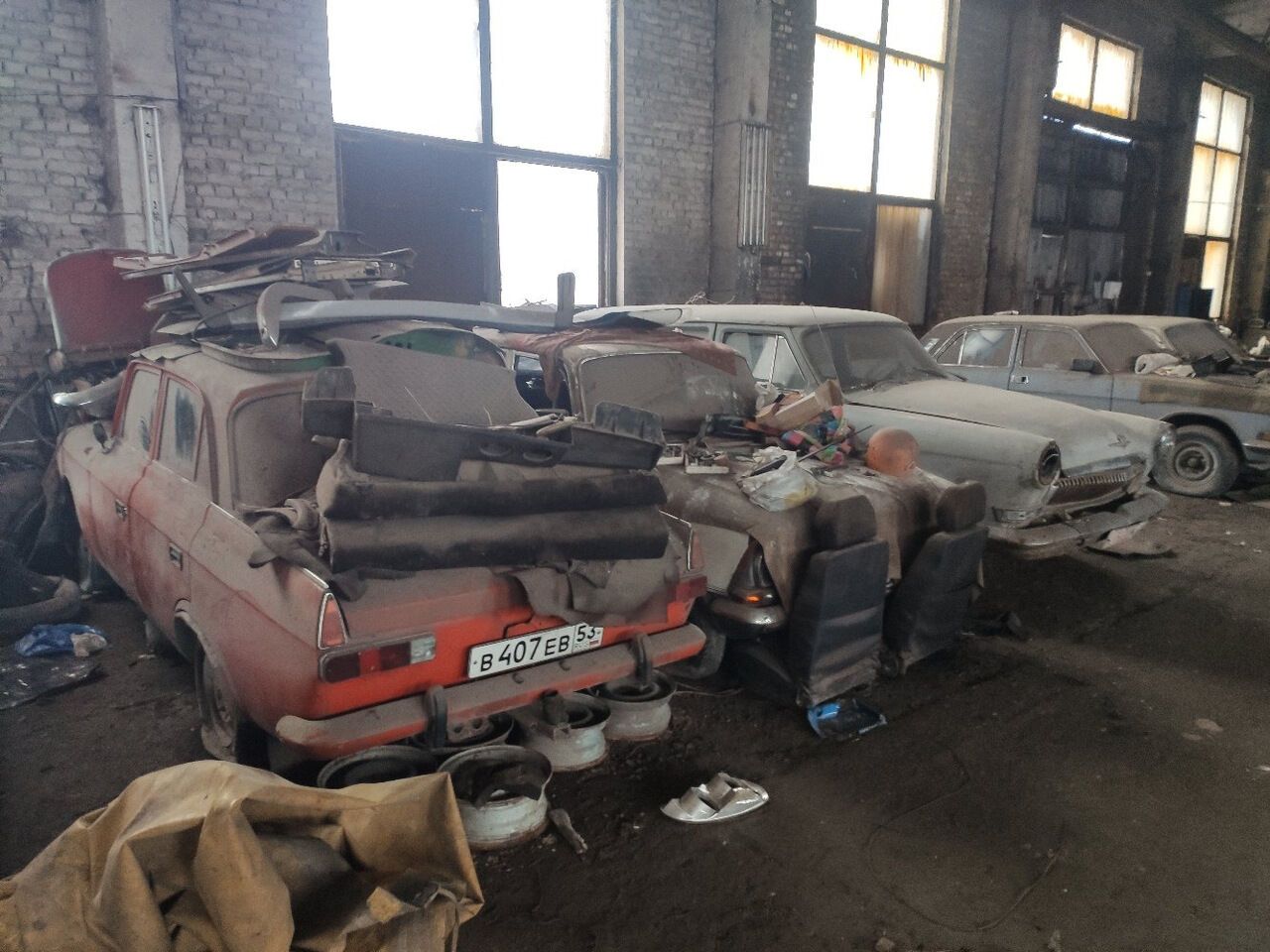 Покинута колекція радянських авто