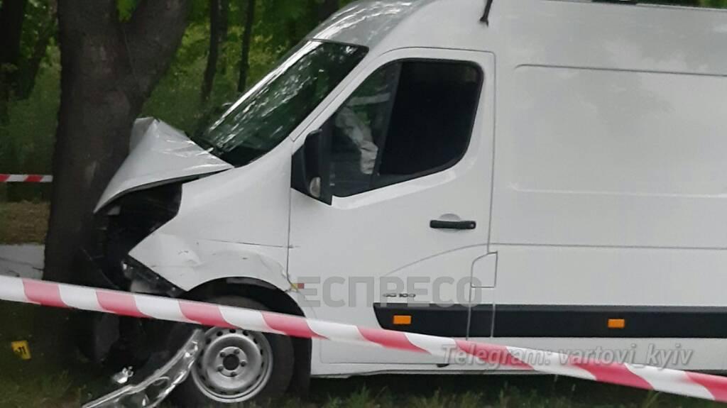 У Києві в ДТП потрапило 9 авто