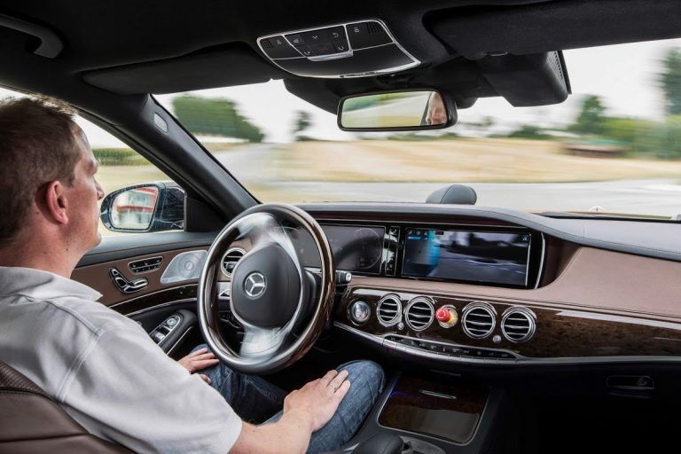 Вартість автомобіля: на що йде майже половина всієї суми