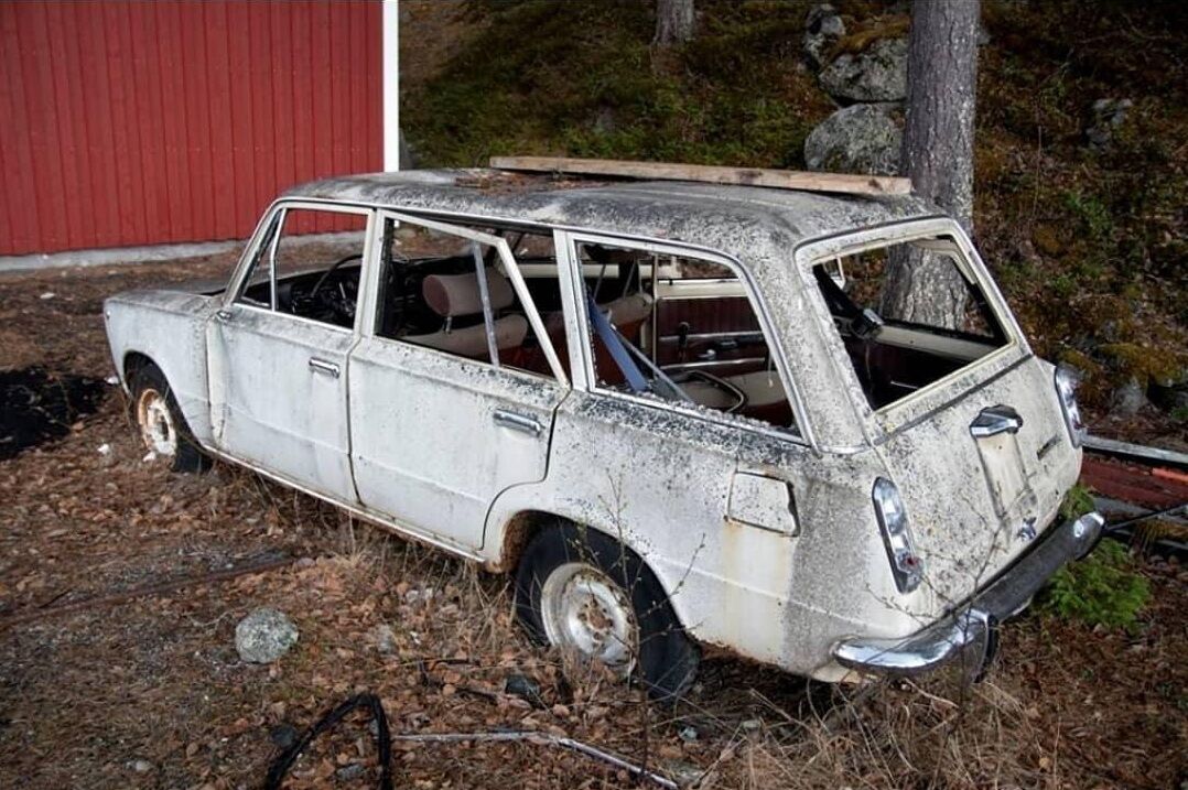 Радянські авто, кинуті у фінському лісі