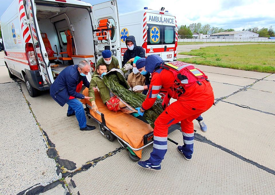 В Одесу прибув борт з 12 пораненими бійцями ЗСУ