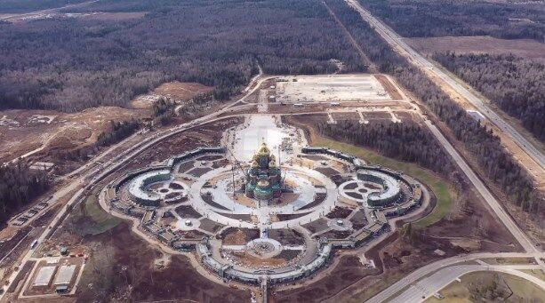 В Минобороны оправдали изображение в храме Сталина