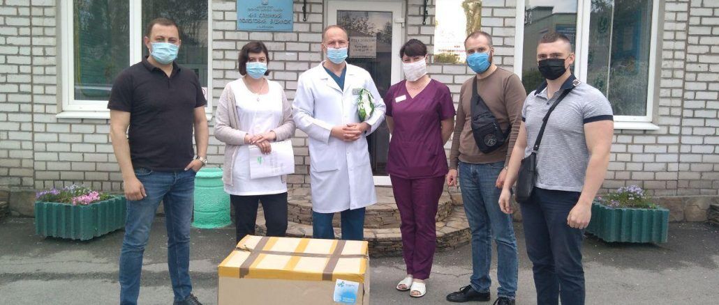 Медики Запорожской области получили вторую партию средств защиты от Фонда Порошенко