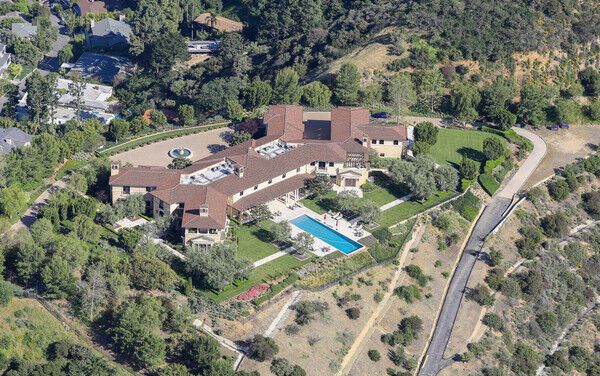 Стало известно, где живет Маркл и Гарри: фото роскошного особняка