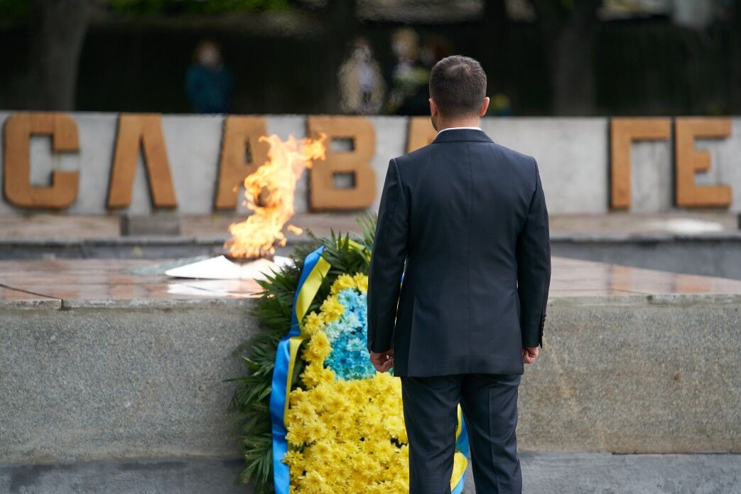 Зеленский на Луганщине почтил память погибшим во Второй мировой