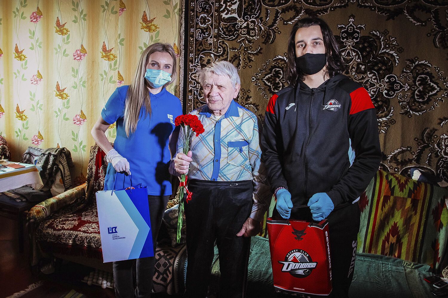 День Перемоги на Донбасі: ветеранів вітають зірки спорту і благодійники
