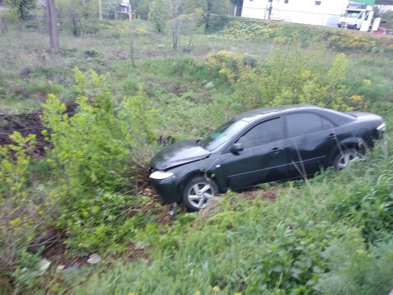 Під Дніпром Mazda на величезній швидкості влетіла в ЗАЗ: авто перетворилося на купу металу