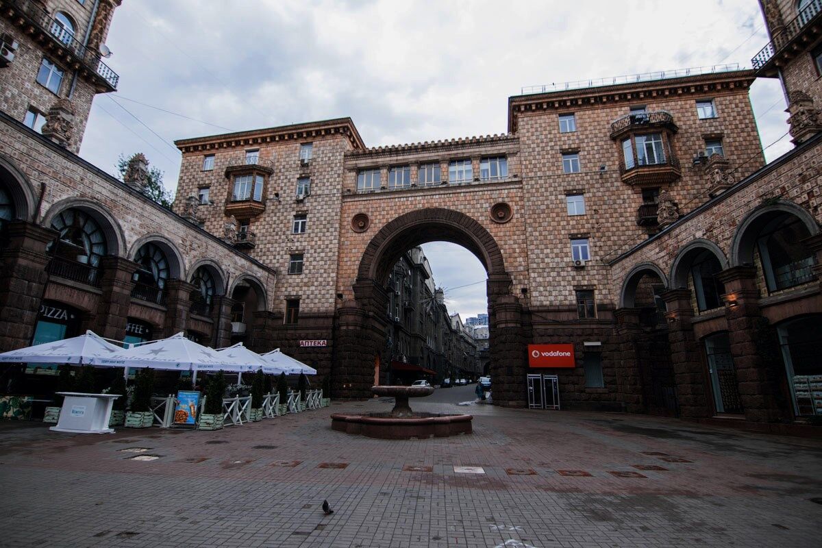 Новое фото арки на Крещатике в Киеве