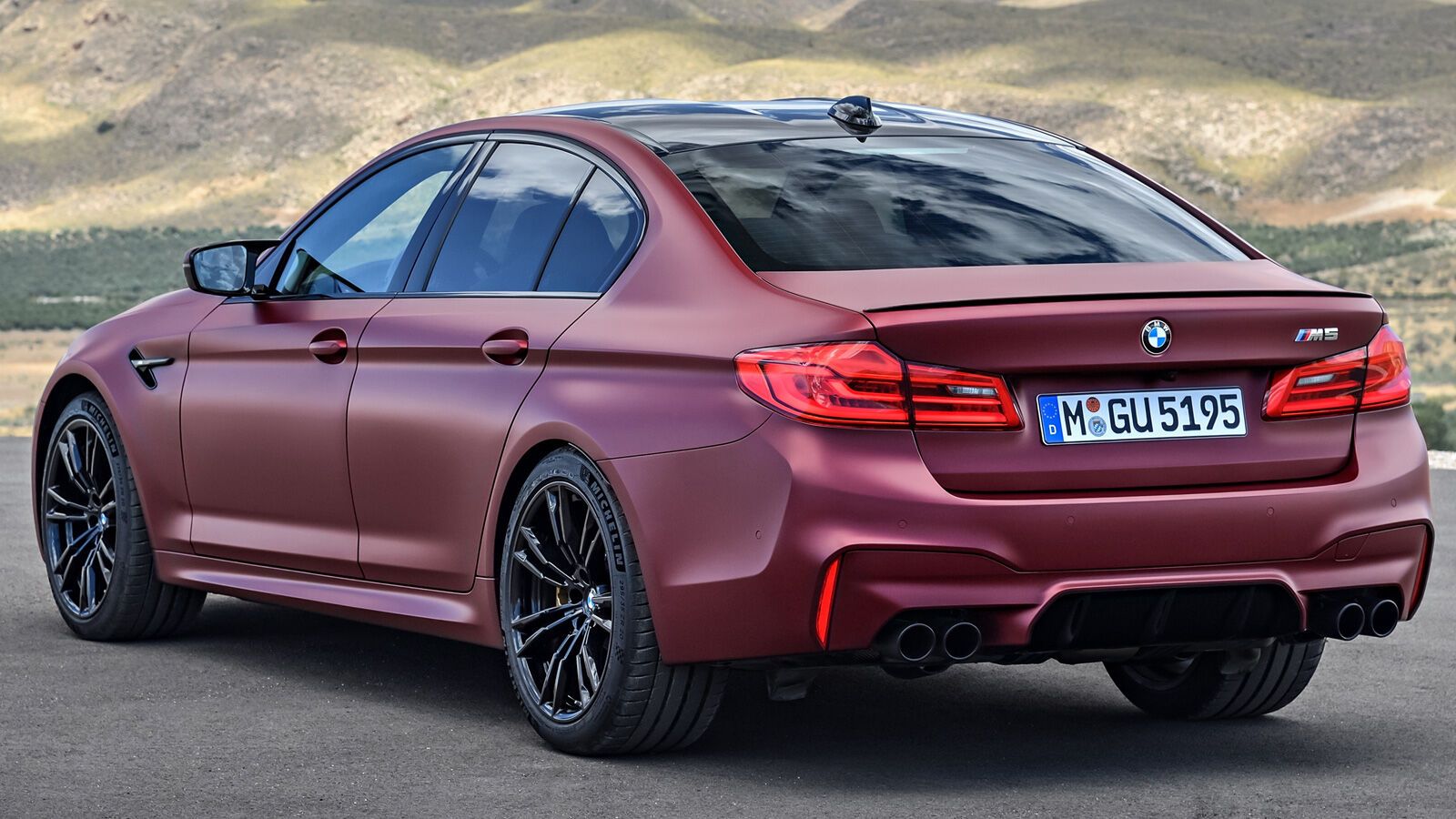 BMW M5 актуального поколения