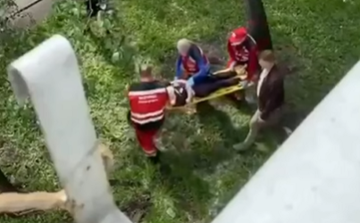 У Києві дівчина вижила після падіння з вікна