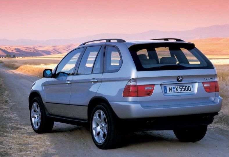 Кроссовер BMW X5 первого поколения