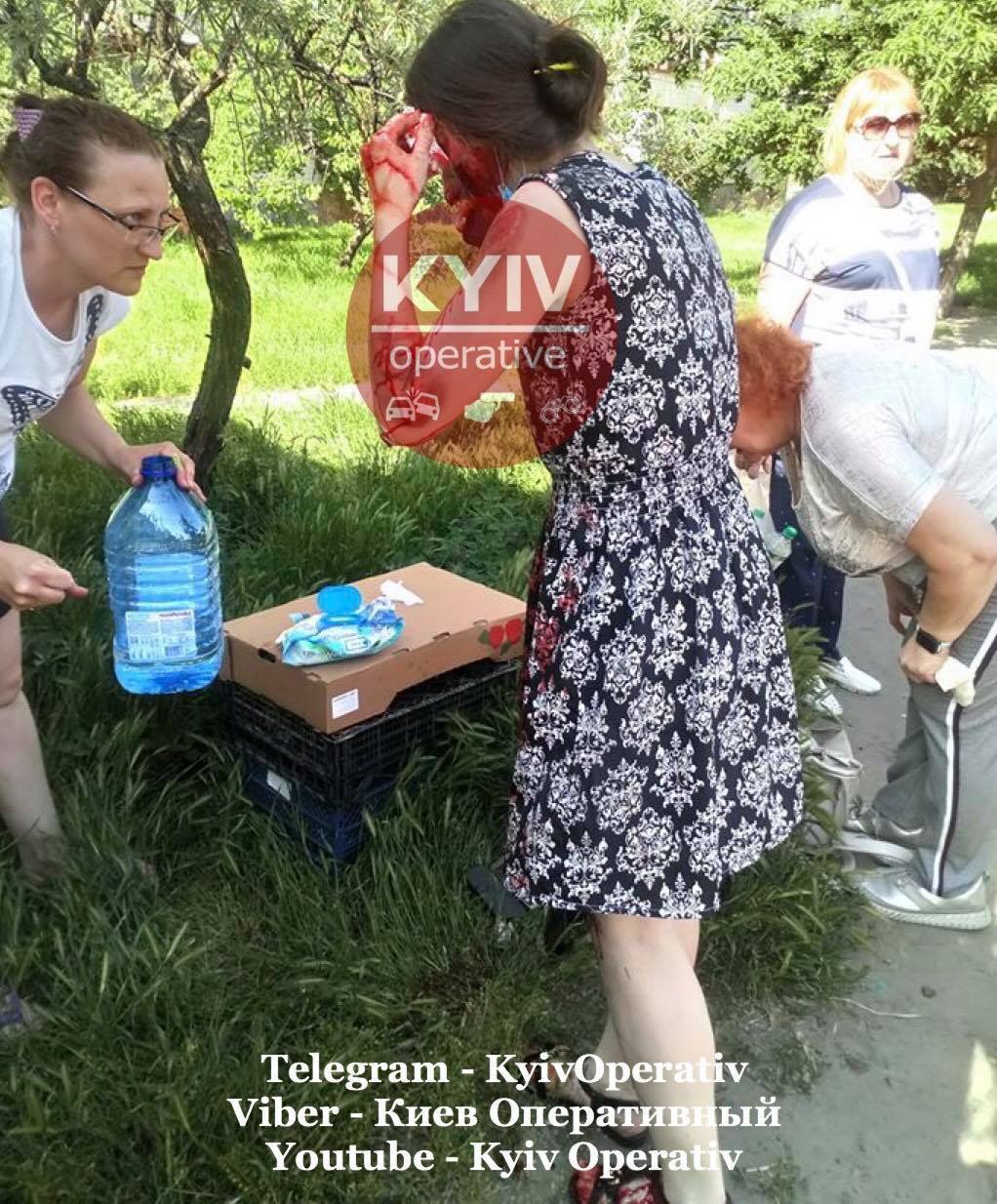 В Киеве авто на переходе сбило женщину и скрылось