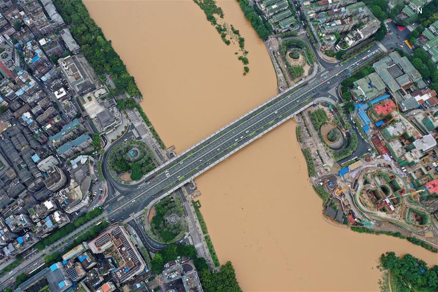 Из-за сильнейшего наводнения в Китае пострадали более 2,6 млн человек