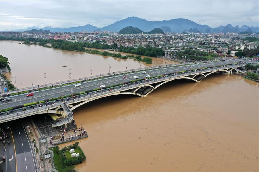 Из-за сильнейшего наводнения в Китае пострадали более 2,6 млн человек