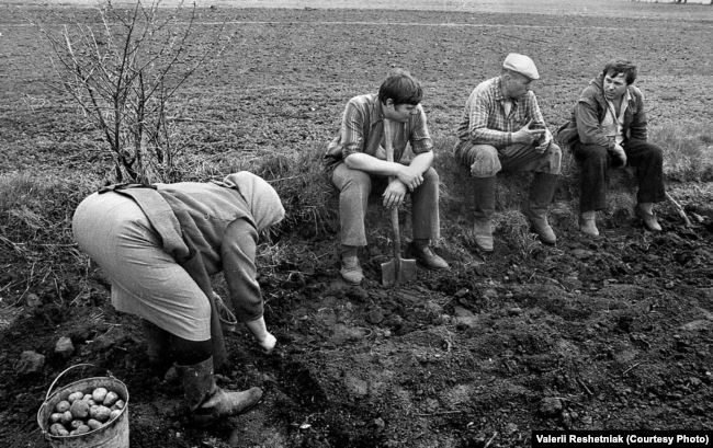 1987-1992 годы. Отец с двумя сыновьями и женой