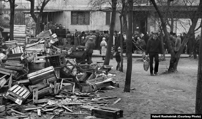 1985-1990 годы. "Дефицит выбросили"