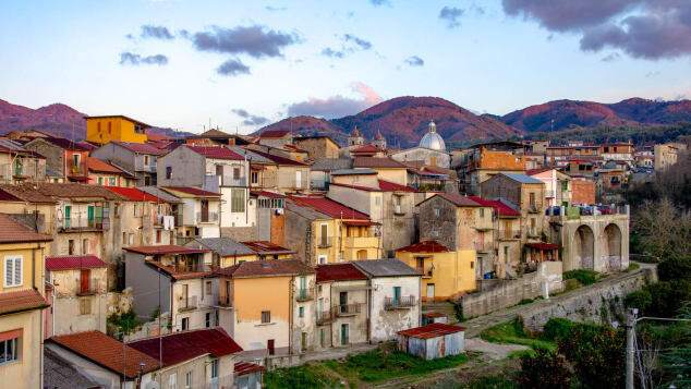 В Італії почали продавати будинки за один євро