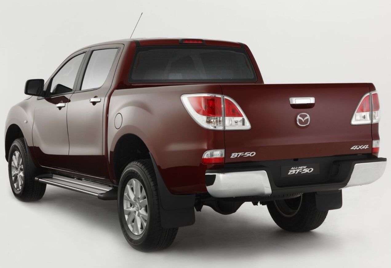 Пікап Mazda BT-50 минулого покоління