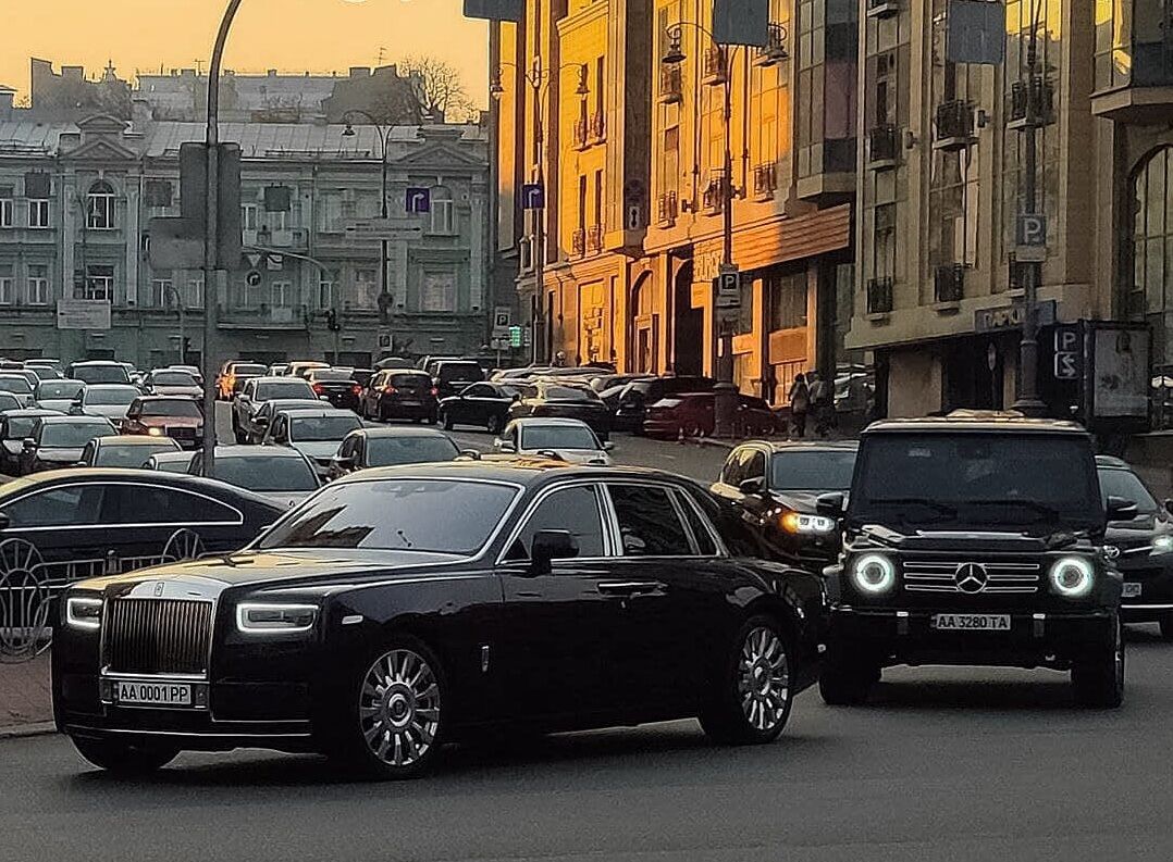 Перший Rolls-Royce Phantom VIII, помічений у столиці. Грудень 2019
