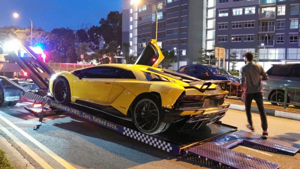 Два одинаковых Lamborghini устроили ДТП