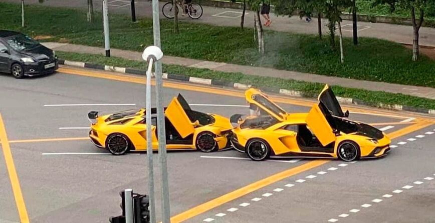 Два одинаковых Lamborghini устроили ДТП