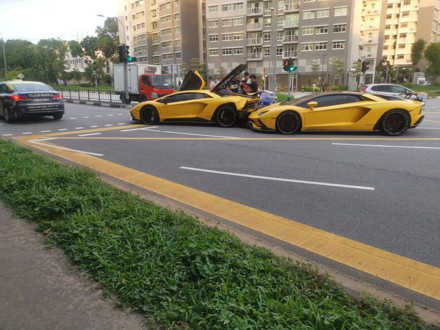 Два однакових Lamborghini влаштували ДТП