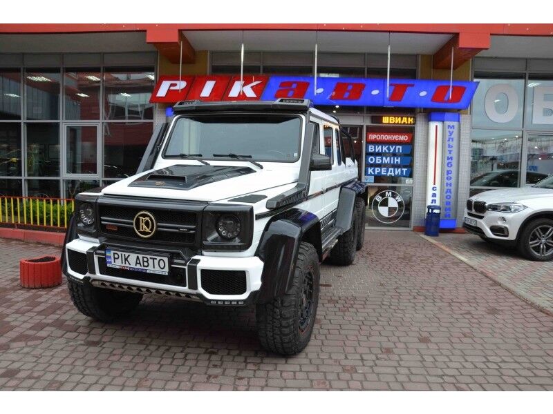 Копія 6-колісного Mercedes G-Class