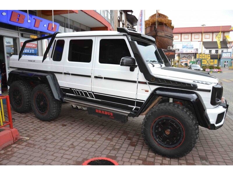 Копія 6-колісного Mercedes G-Class