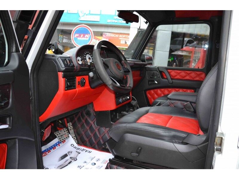 Копія 6-колісного Mercedes G-Class