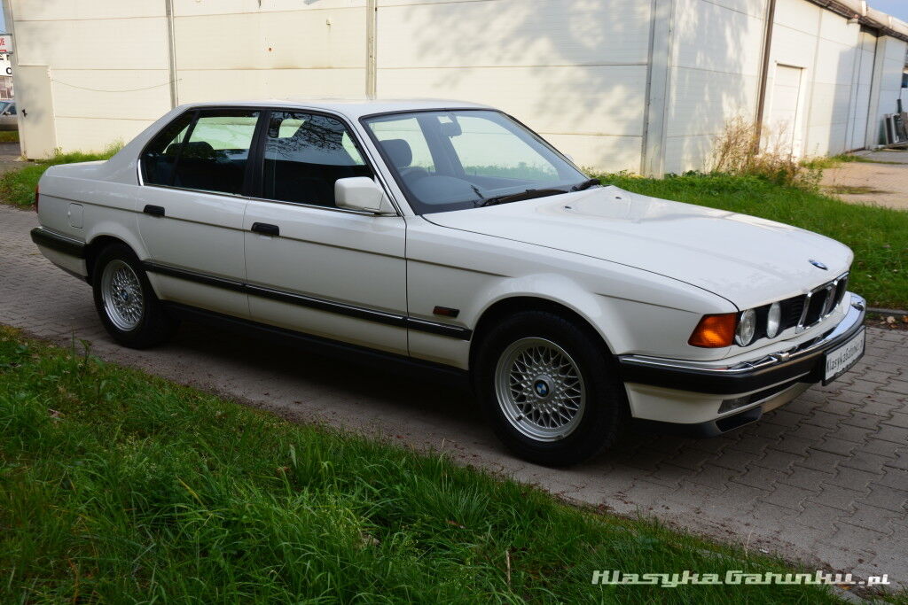 Идеальная BMW 7-Series в кузове E32