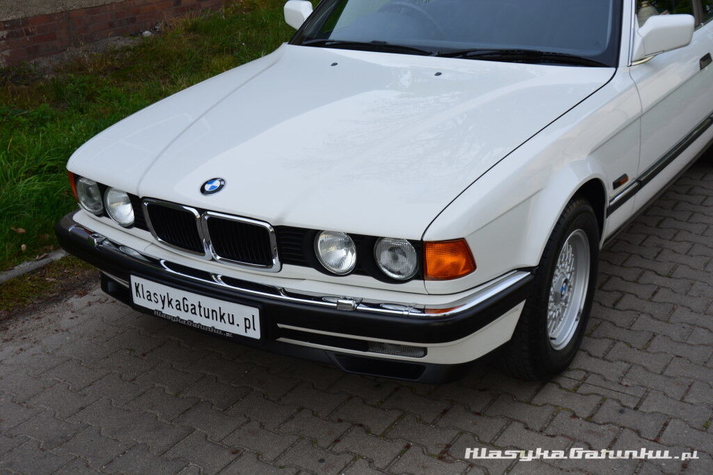 Ідеальна BMW 7-Series в кузові E32