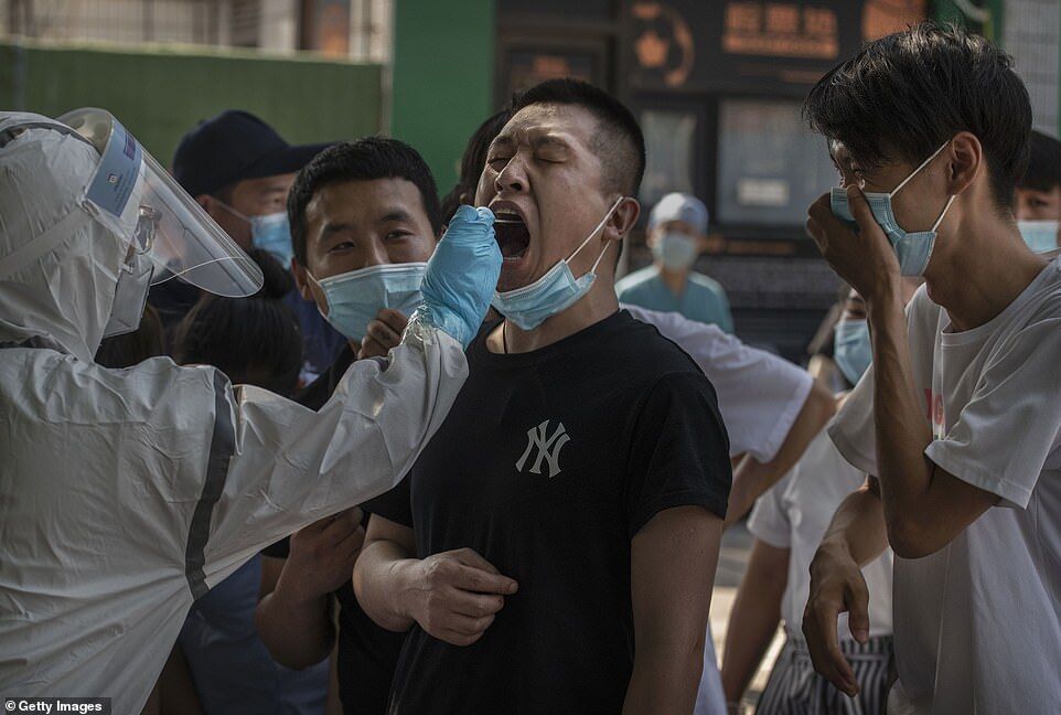 У Пекіні посилили карантин через другий спалах COVID-19