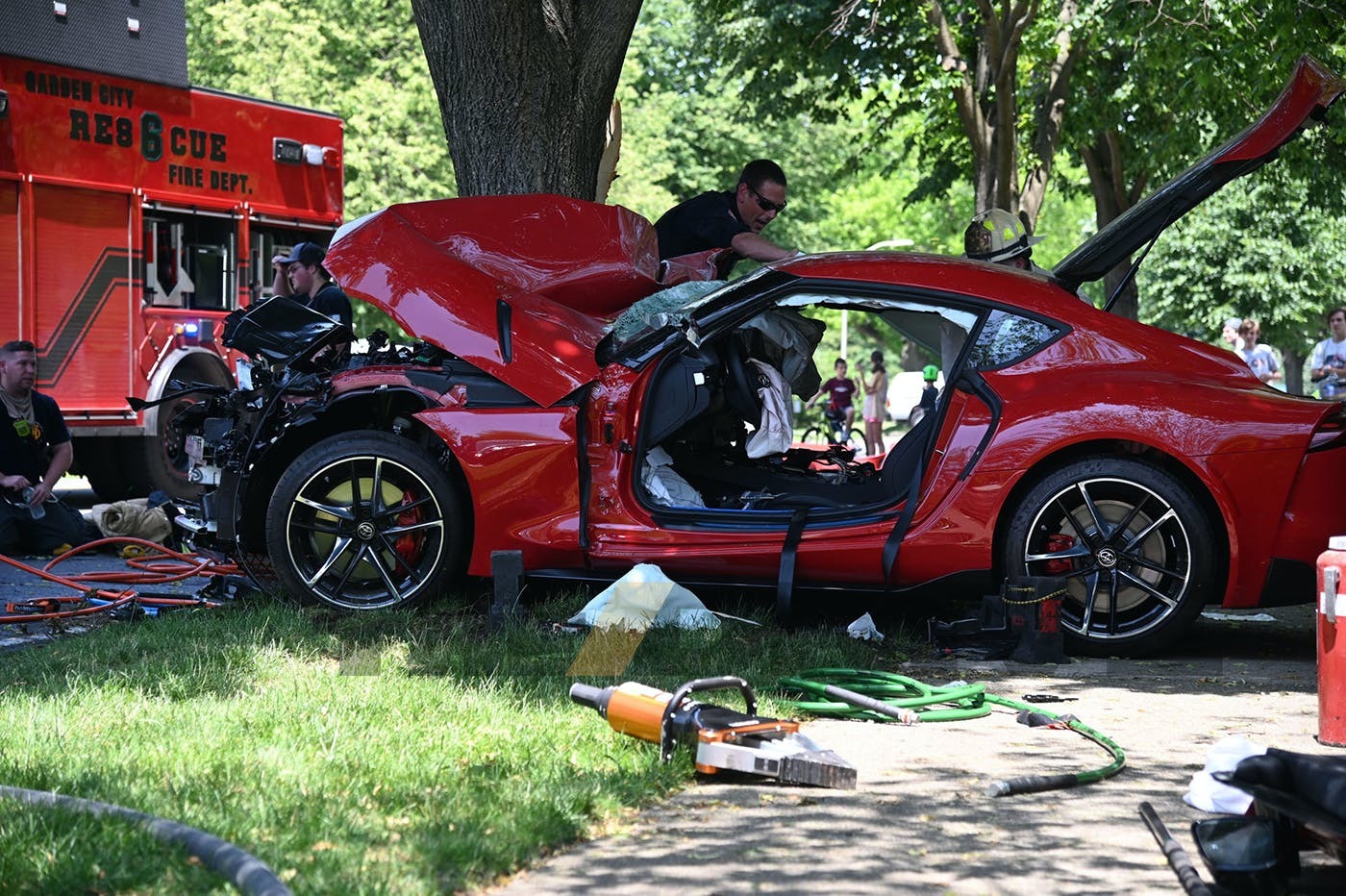 Заднеприводный спорткар Тойота Супра получил серьезные повреждения