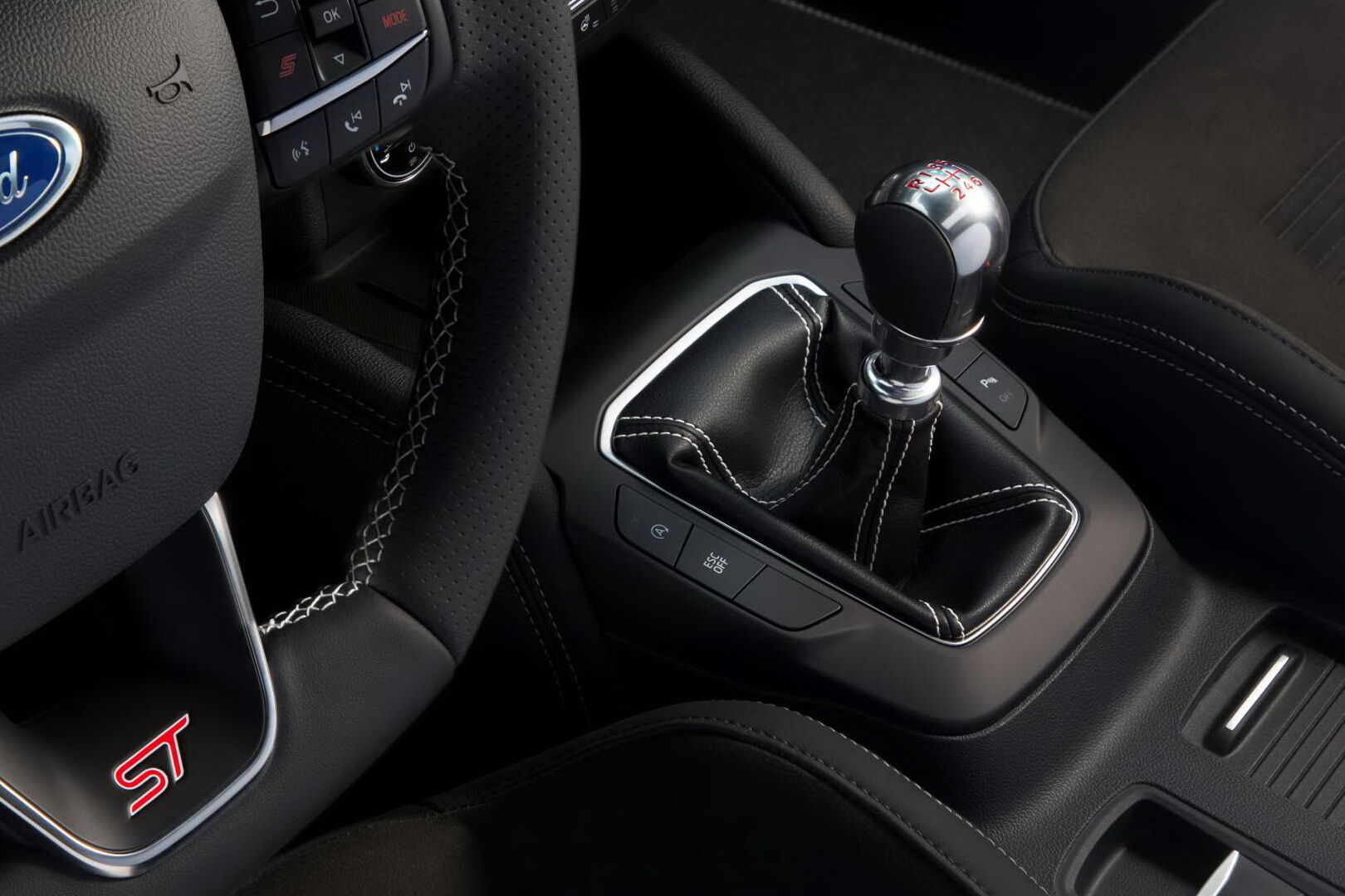 Ford Focus ST с дизельным мотором комплектуется исключительно 6-ступенчатой "механикой"