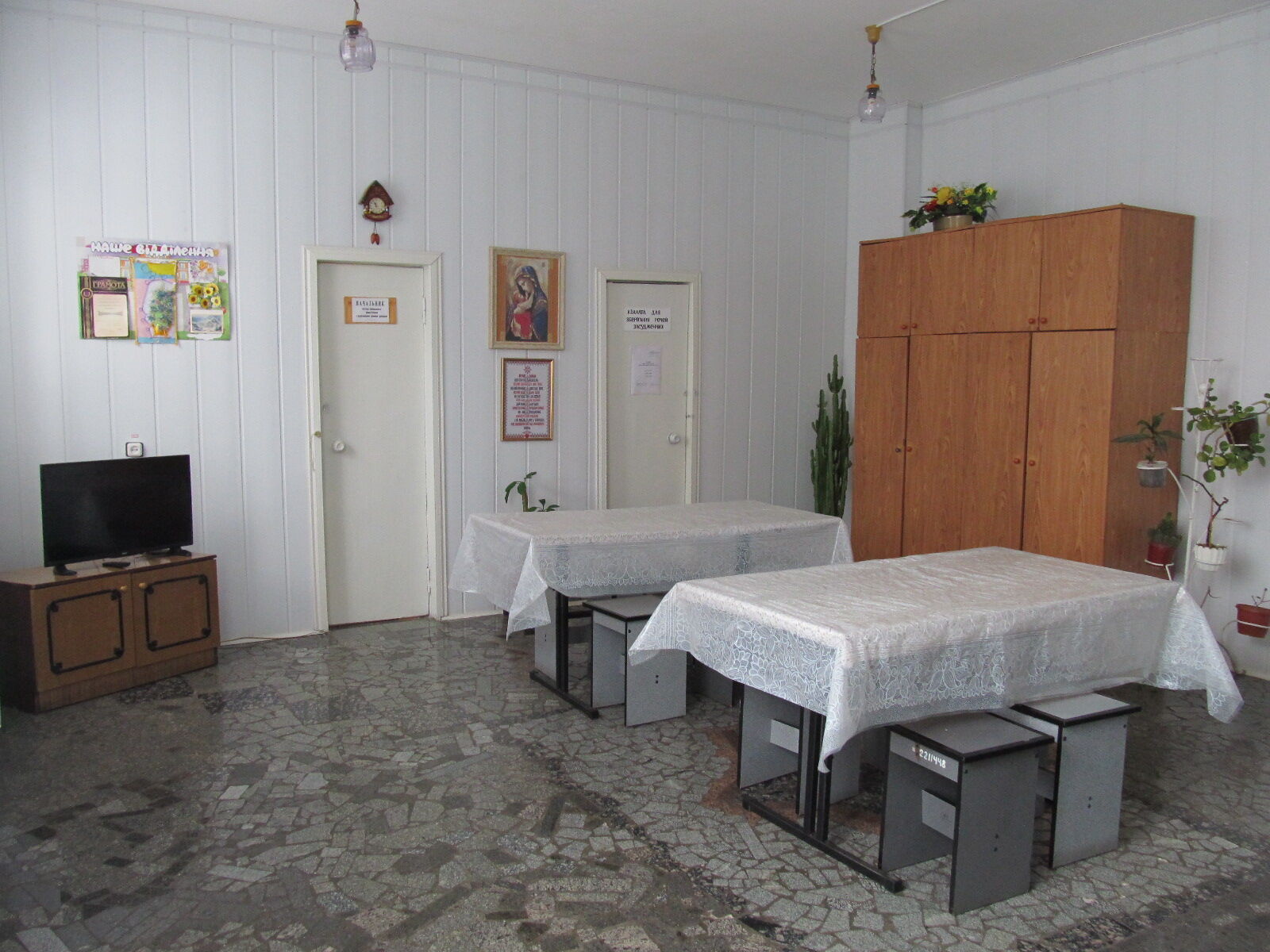 В секторе, где находится Зайцева, комнаты социально-воспитательной работы и приема пищи объединены в одну
