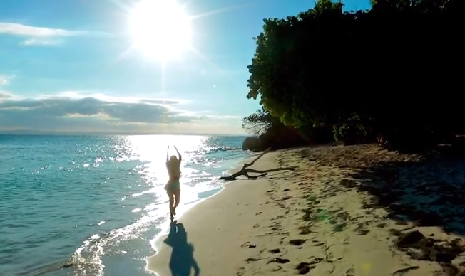 Скріншот з кліпу "Хіт цього літа"