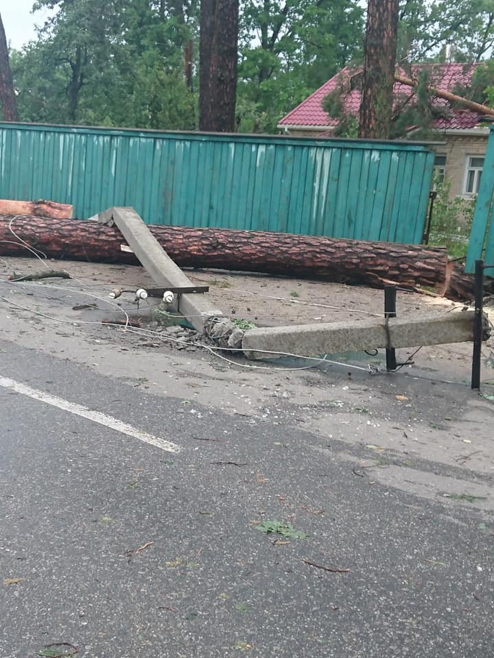 В Киевской области пронесся мощный ураган