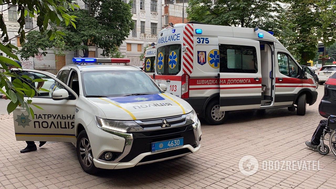 У Києві жінка з 3-річною дитиною випали з вікна: перші подробиці