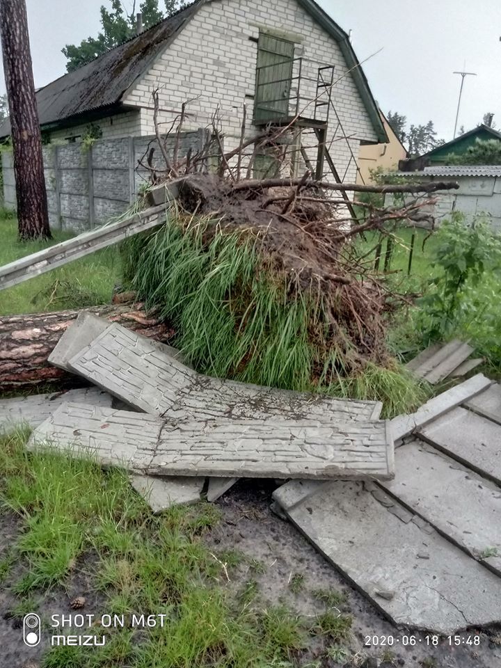 В Киевской области пронесся мощный ураган