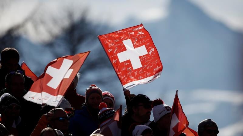 Власти Швейцарии заявили, что остановили эпидемию COVID-19 в стране