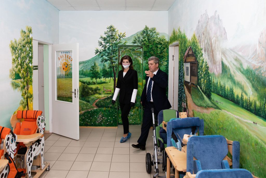 Фонд Порошенко передал одни из лучших ИФА-тестов на COVID-19 и оборудование в больницы Киевщины