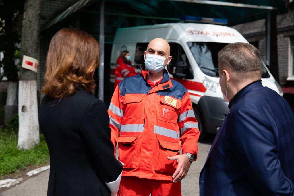 Фонд Порошенко передал одни из лучших ИФА-тестов на COVID-19 и оборудование в больницы Киевщины