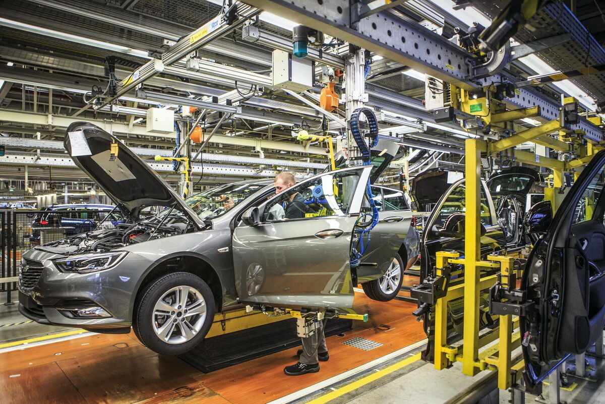 Наразі на заводі в Рюссельсхаймі здійснюється складання флагманської моделі Opel Insignia нового покоління