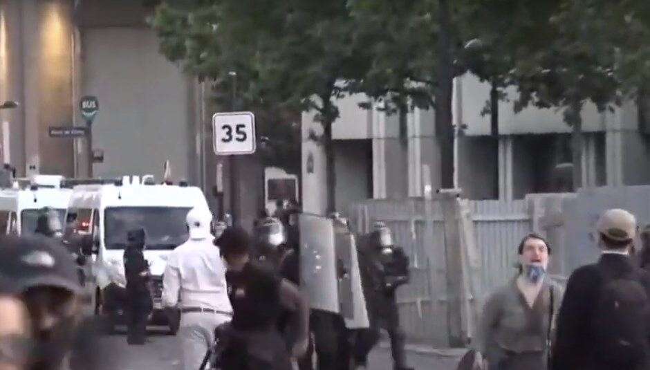 Антирасистские протесты во Франции