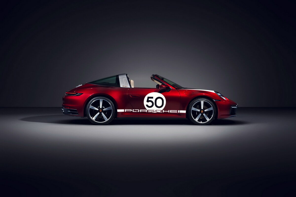 Porsche 911 Targa 4S Heritage Design Edition – перший в серії з чотирьох "ретро" моделей