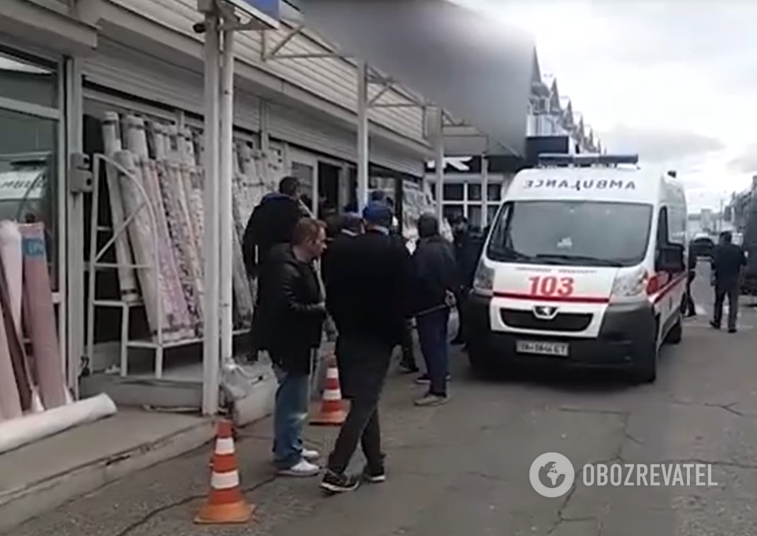 Неизвестные в масках устроили стрельбу на рынке "7-й км" в Одессе